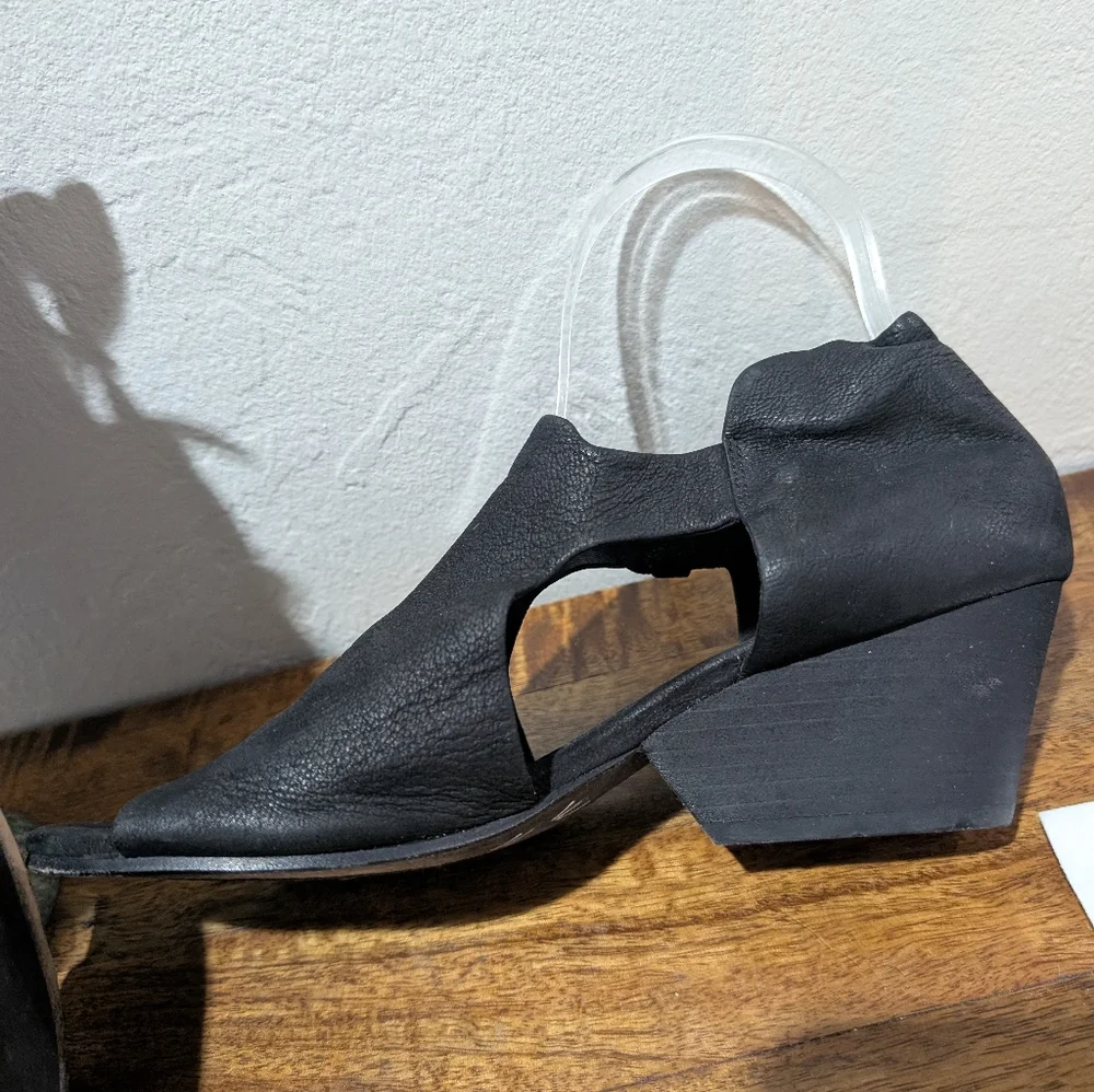 Eileen Fisher Black Leather  Iris‎ Sandals Wedges Size 8.5